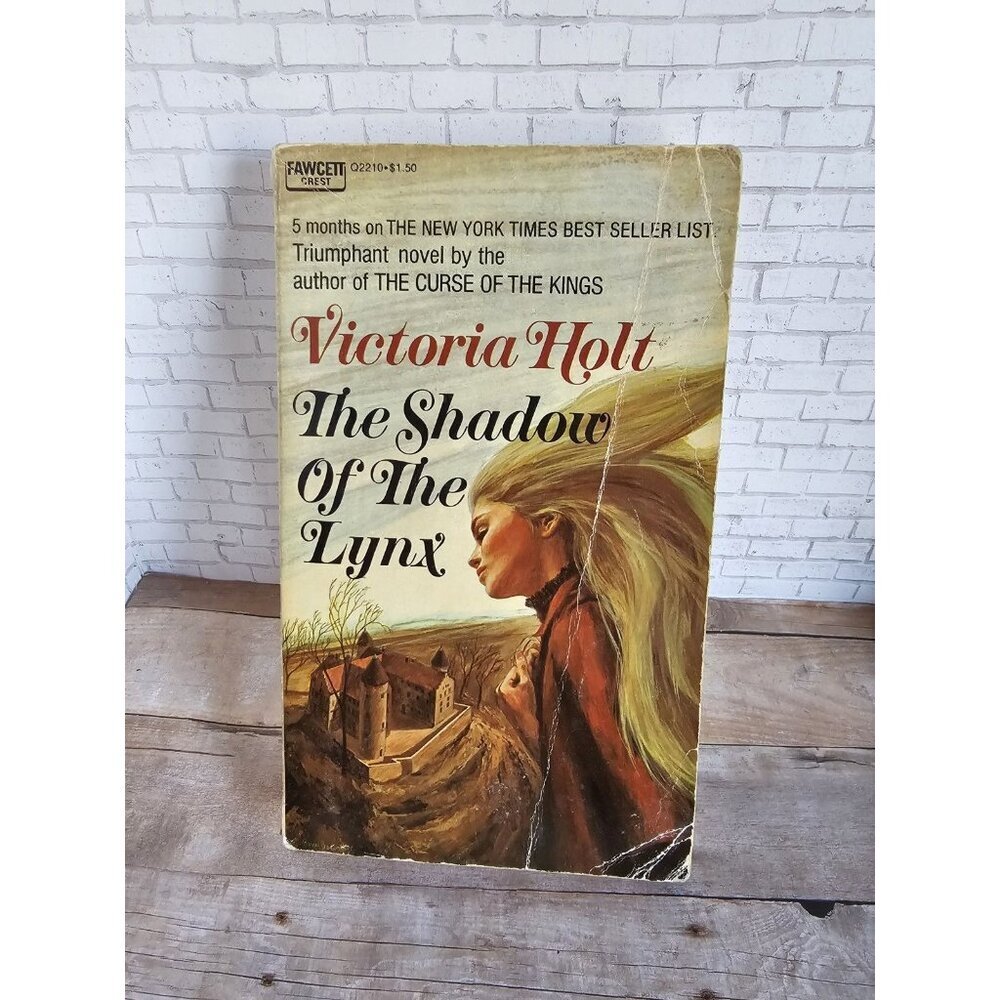 The Shadow of the Lynx Victoria Holt 1972 Fawcett Crest Vintage Paperback Gothic